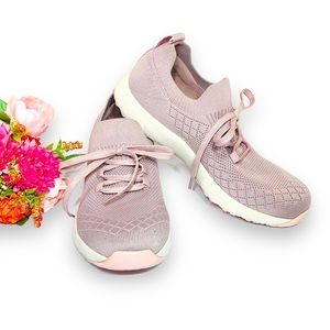 TRAQ by Alegria Froliq Blush Sneaker Size 36